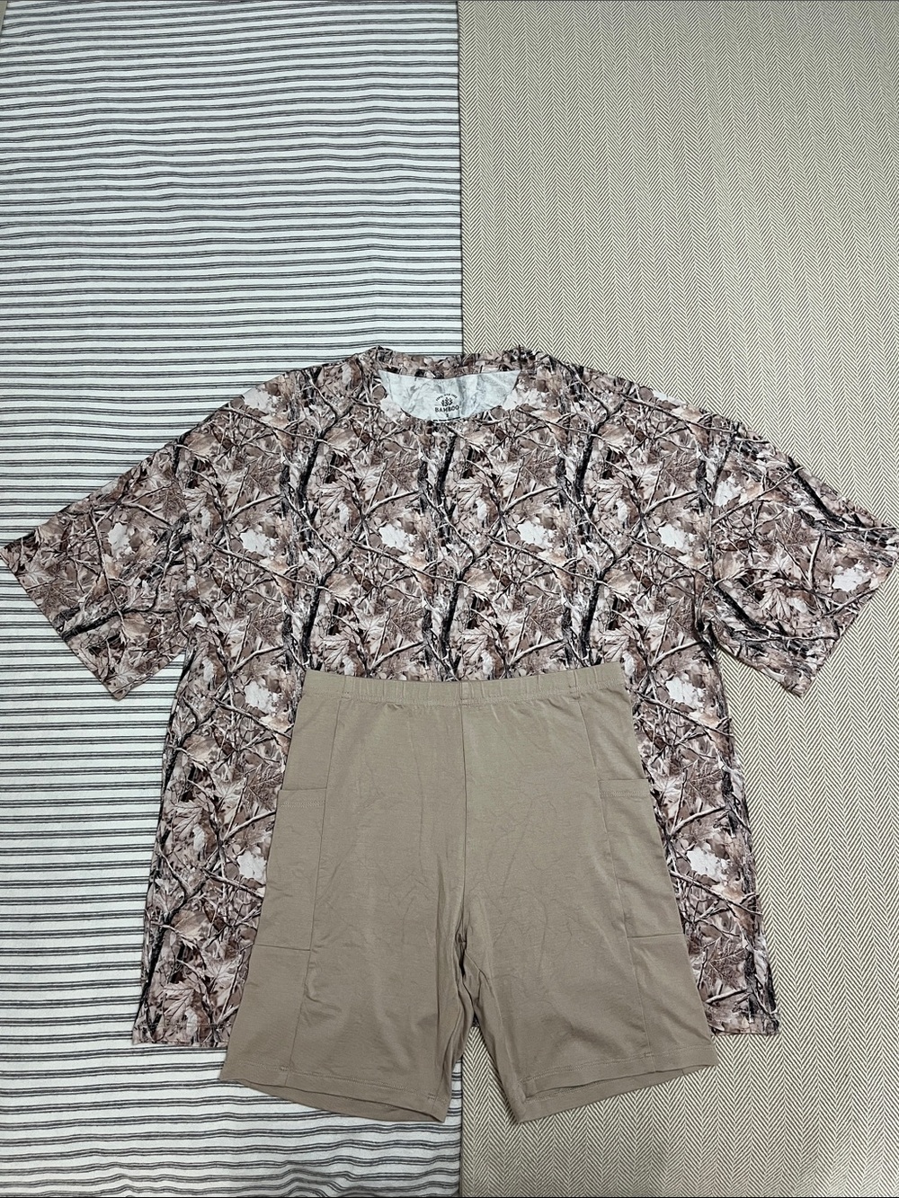 NWOT Feral And Free Bamboo Camo Oversized T-Shirt and Biker Shorts Set Small